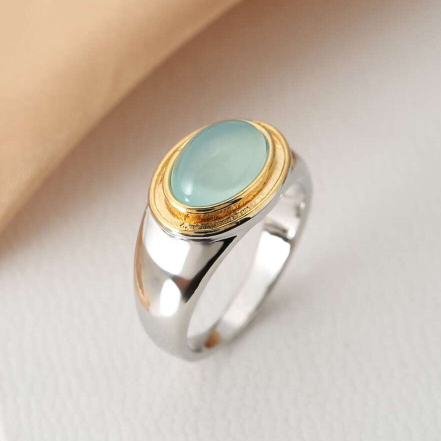 Prata and Ouro Bezel Cabochon Anel