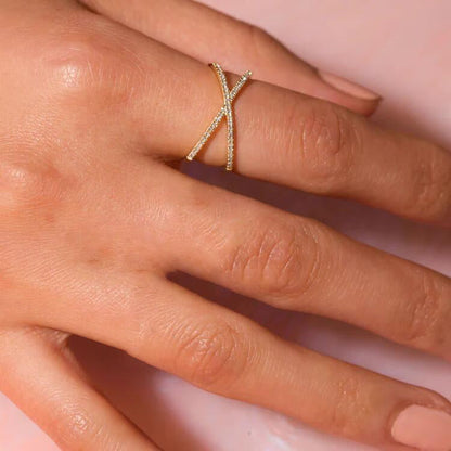 Nia Ouro Diamante Cross Anel