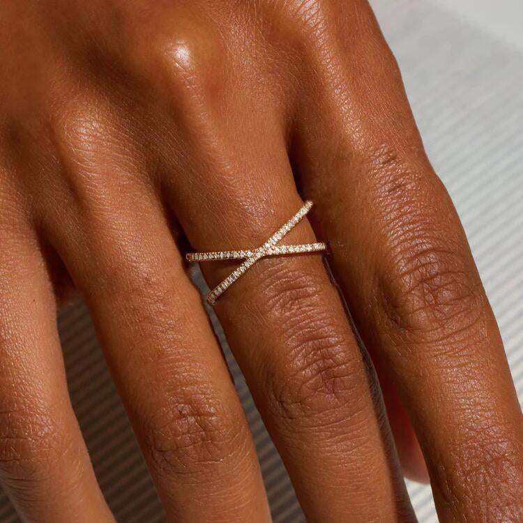 Nia Ouro Diamante Cross Anel