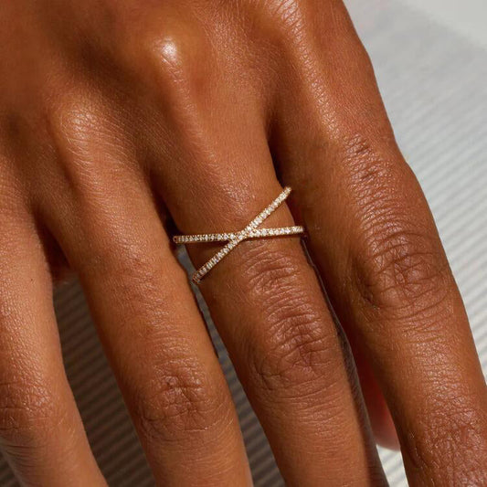 Nia Ouro Diamante Cross Anel
