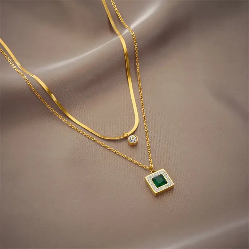 Ouro Esmeralda Layered Colar