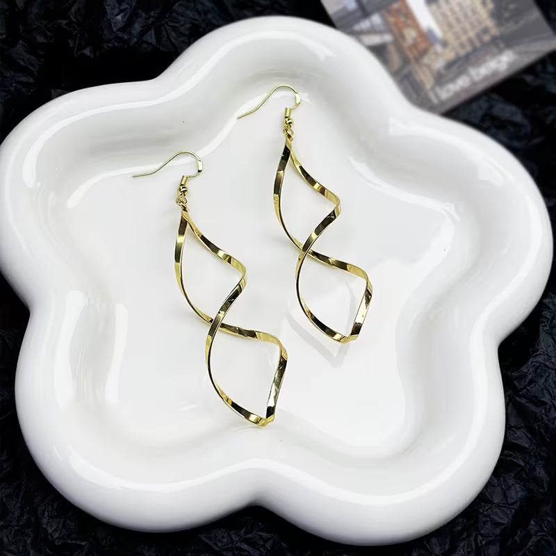 Spiral Dangle Brincos | Ouro