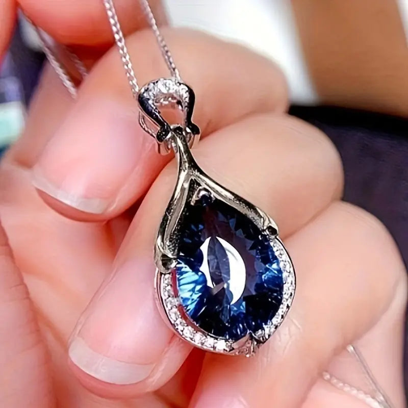 Prata Safira Teardrop Colar
