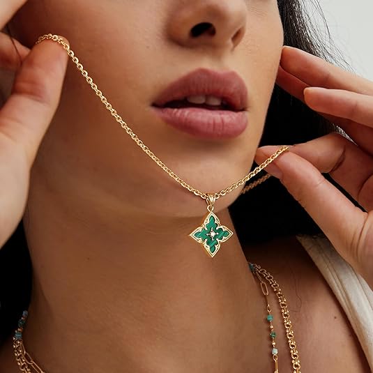 Esmeralda Clover Pendant Colar | Ouro