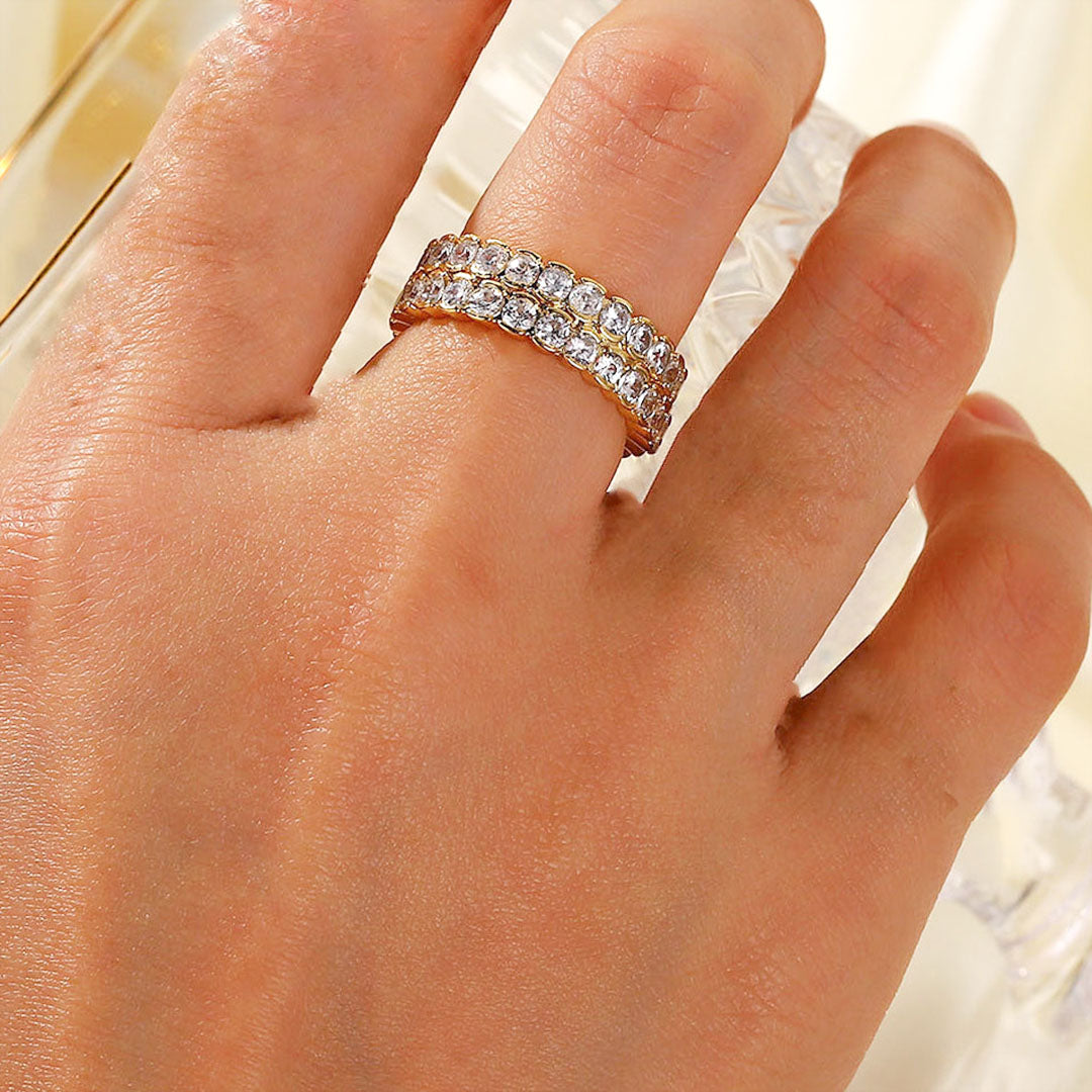 Cassandra Studded Ouro Anel