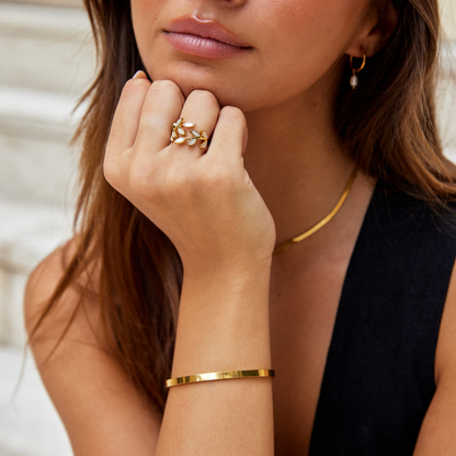 Ouro Leaf Motif Anel