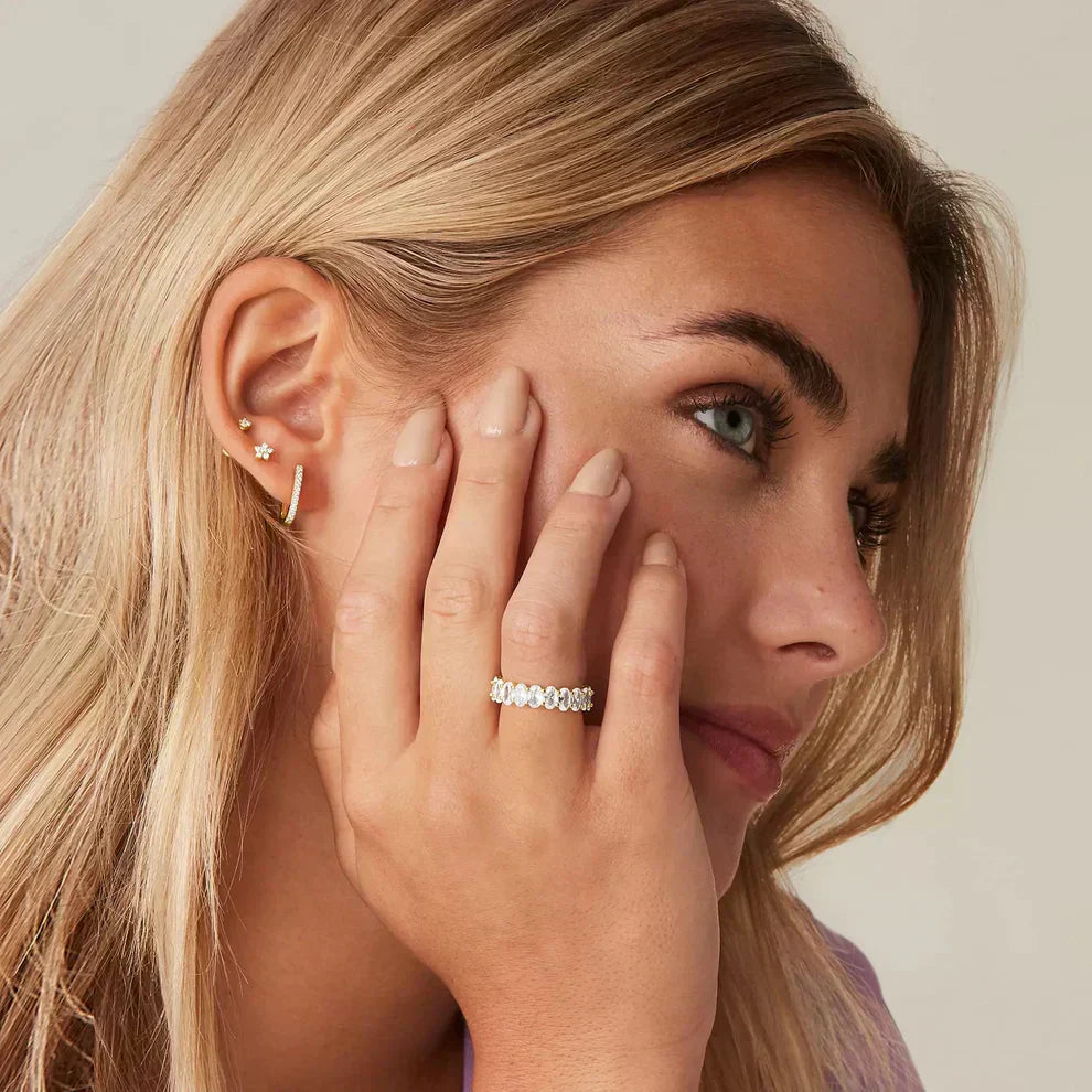 Antoinette Diamante Simulant Ouro Anel