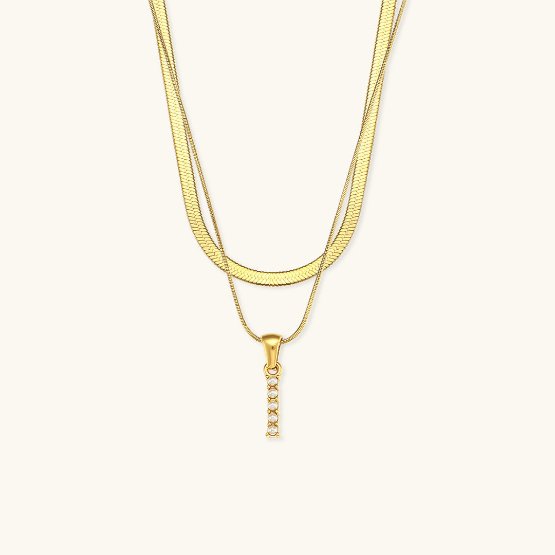 Fiona Layered Ouro Initial Letter Colar