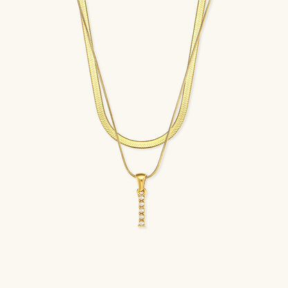 Fiona Layered Ouro Initial Letter Colar