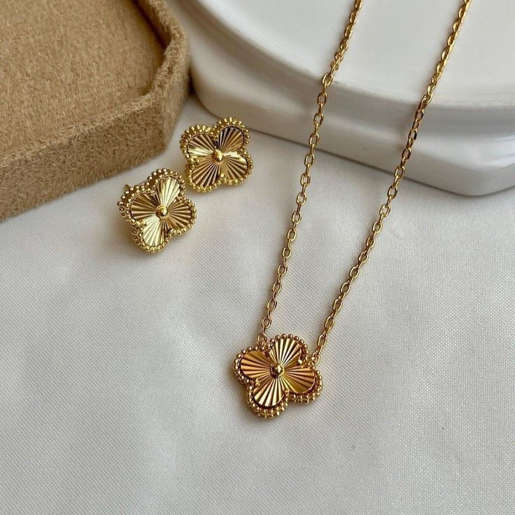 Clover Brincos