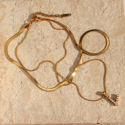 Fiona Layered Ouro Initial Letter Colar