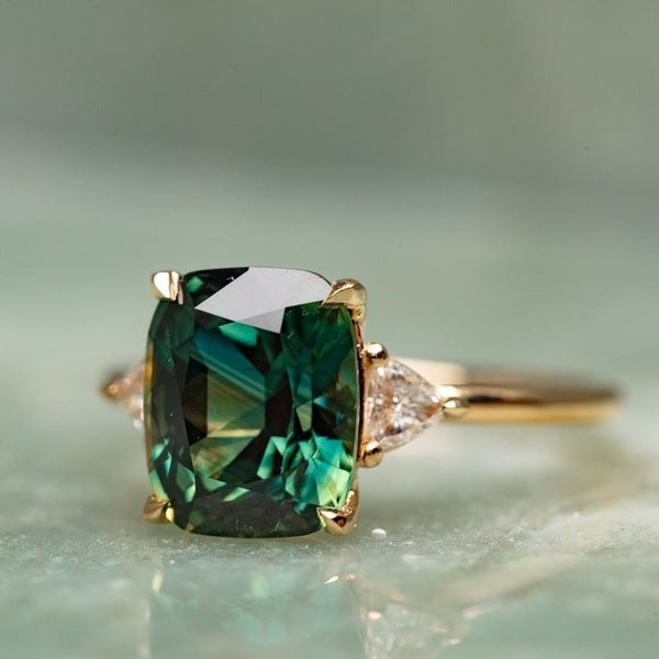 Vintage-Inspired Green Gemstone Anel | Ouro