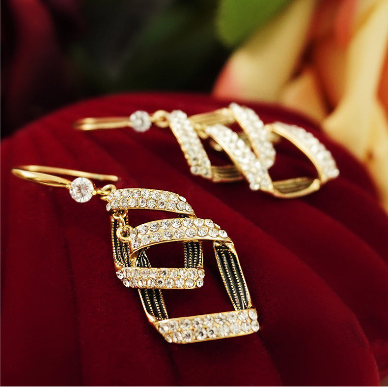 Stella Virelle Layered Brincos | Ouro
