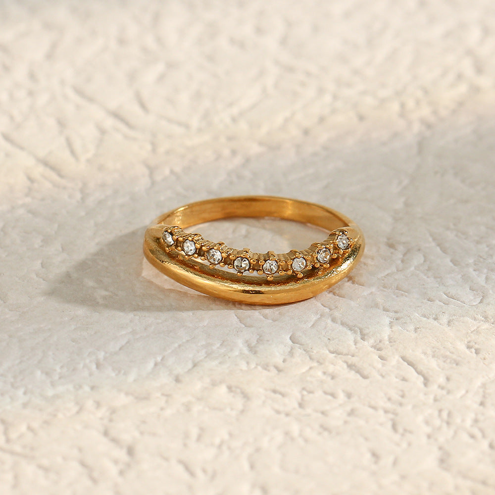 Adeline Diamante Simulant Ouro Anel