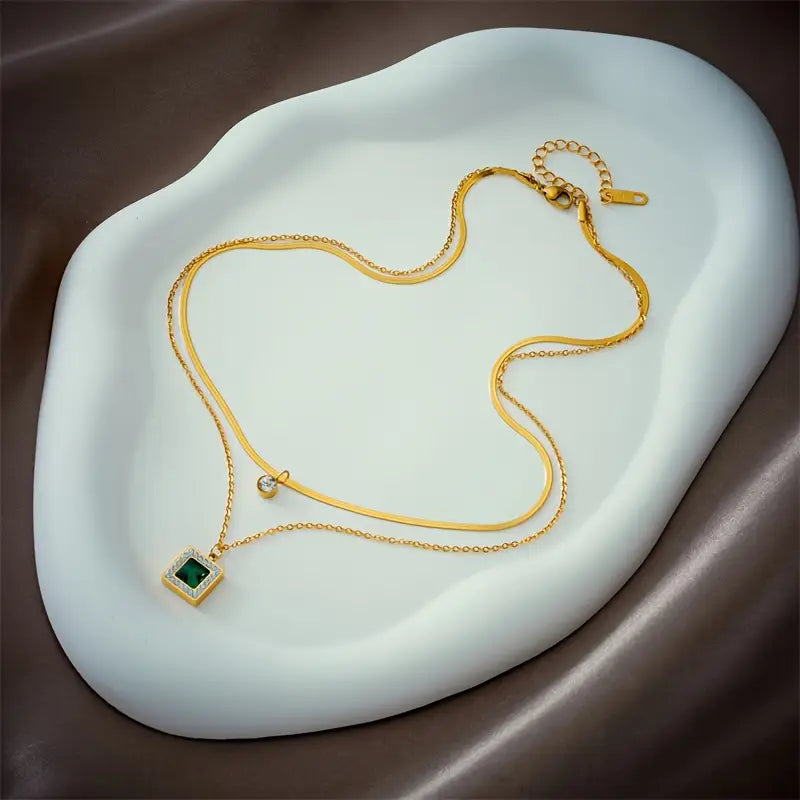 Ouro Esmeralda Layered Colar