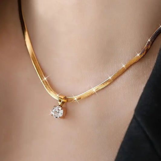 Elegant Rhinestone Pendant Colar | Ouro