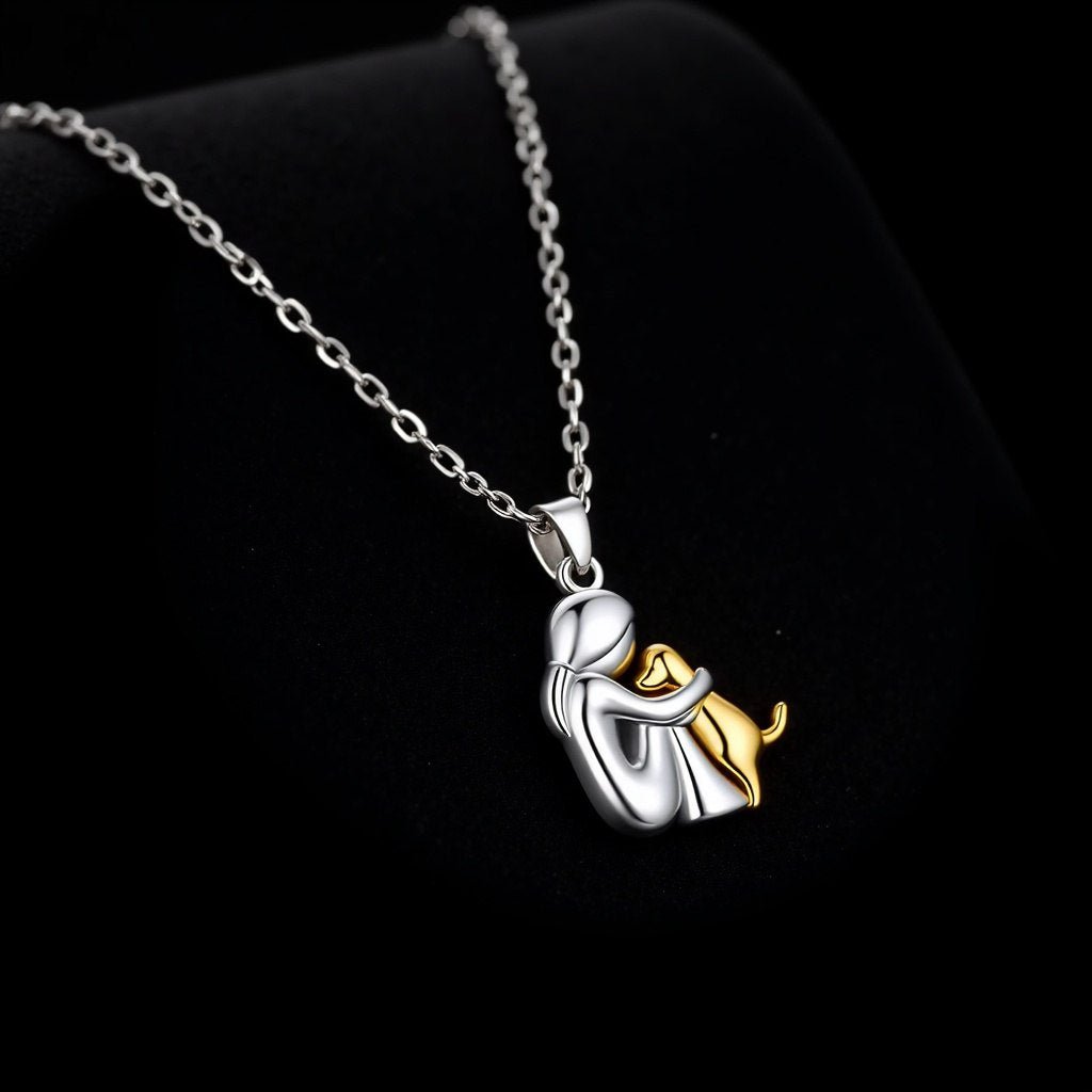 Wynter™ - Hug Pendant with Matching Brincos
