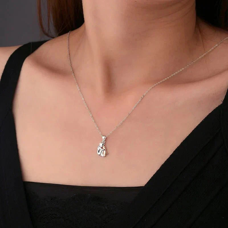 Wynter™ - Hug Pendant with Matching Brincos
