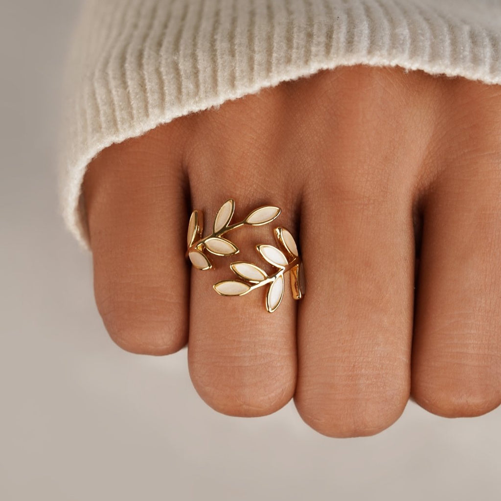 Ouro Leaf Motif Anel