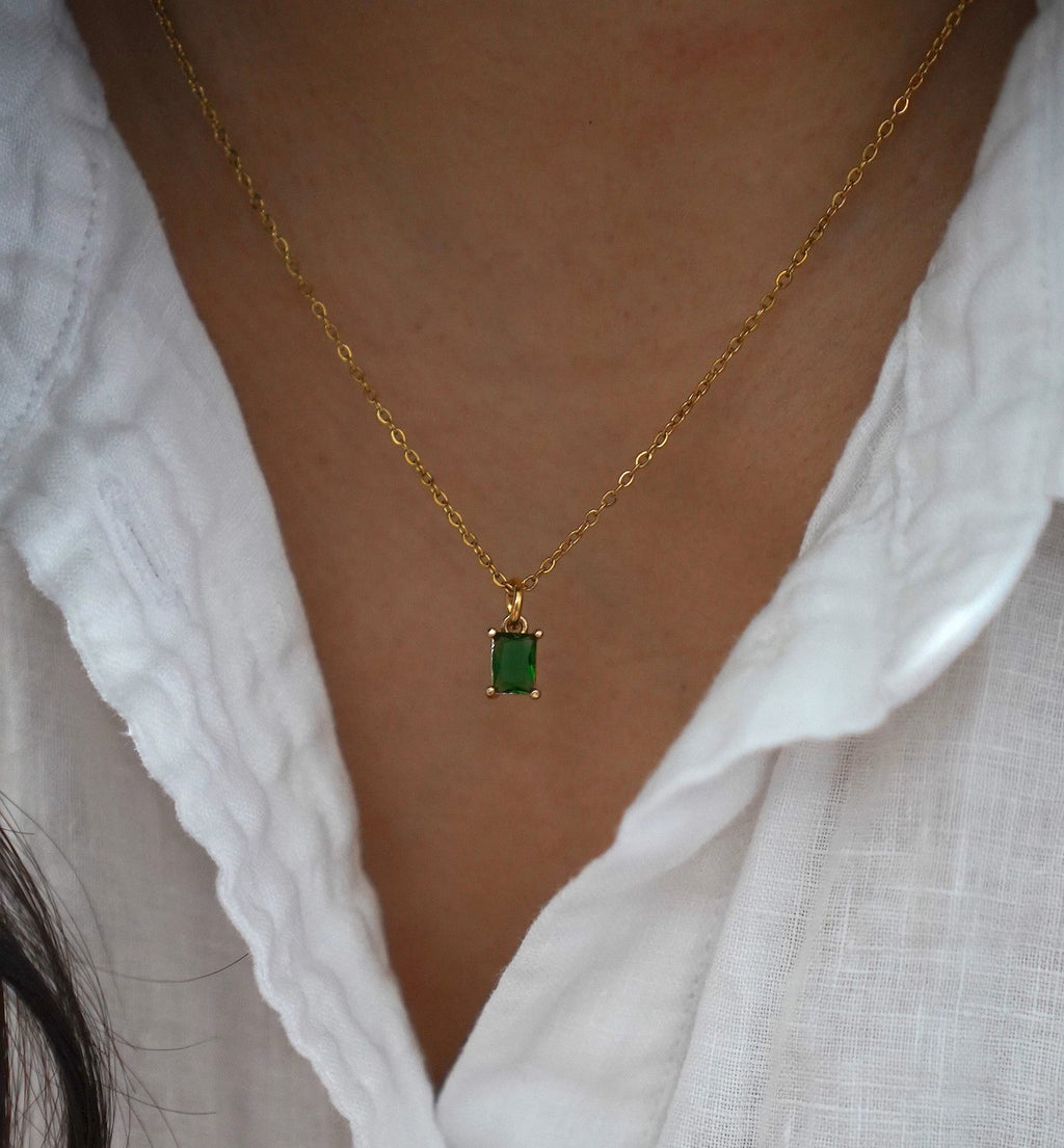 Emi Green Colar