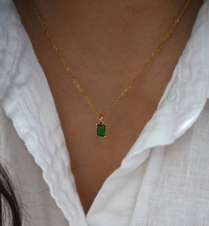 Emi Green Colar