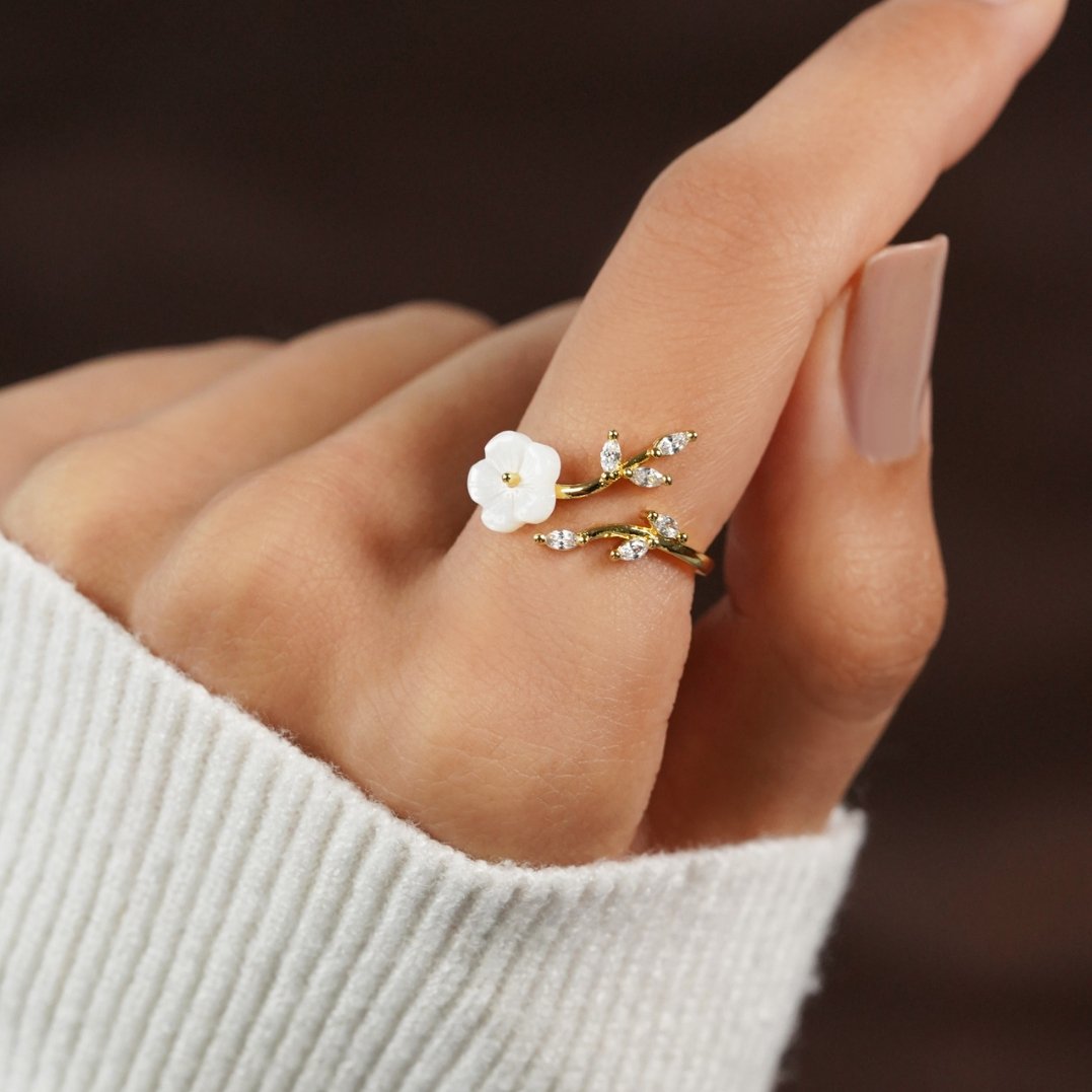Ouro Floral and Leaf Open Anel