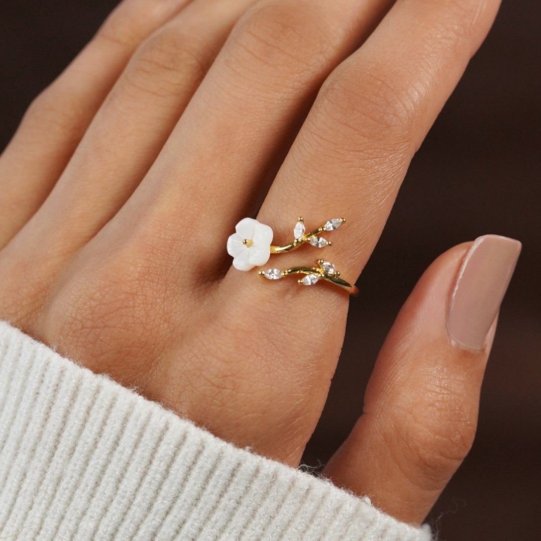 Ouro Floral and Leaf Open Anel